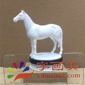 纯洁无暇白色马形摆件树脂材料