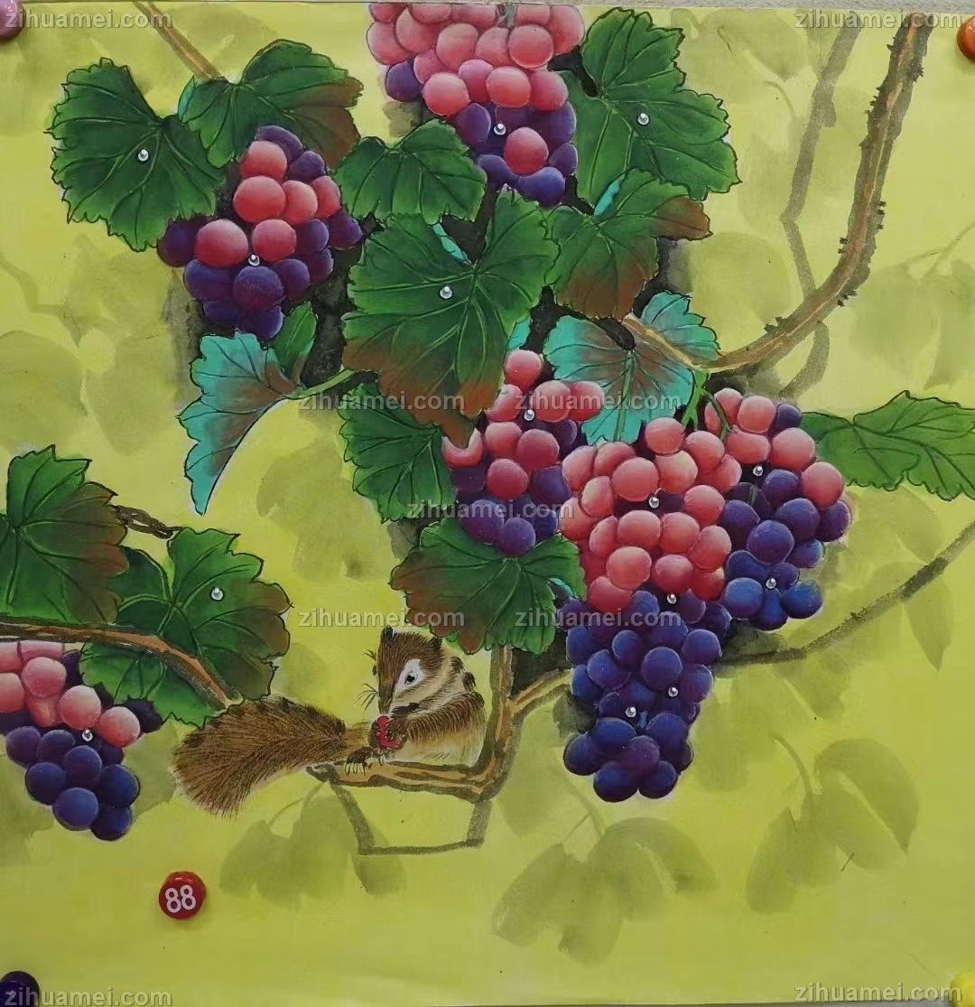 工笔葡萄与松鼠水墨国画